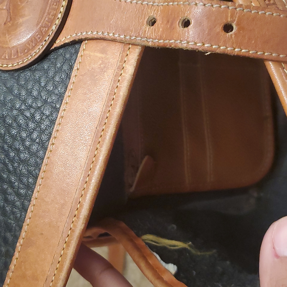 VTG Dooney & Bourke Pebble Leather Crossbody bag - Picture 11 of 11